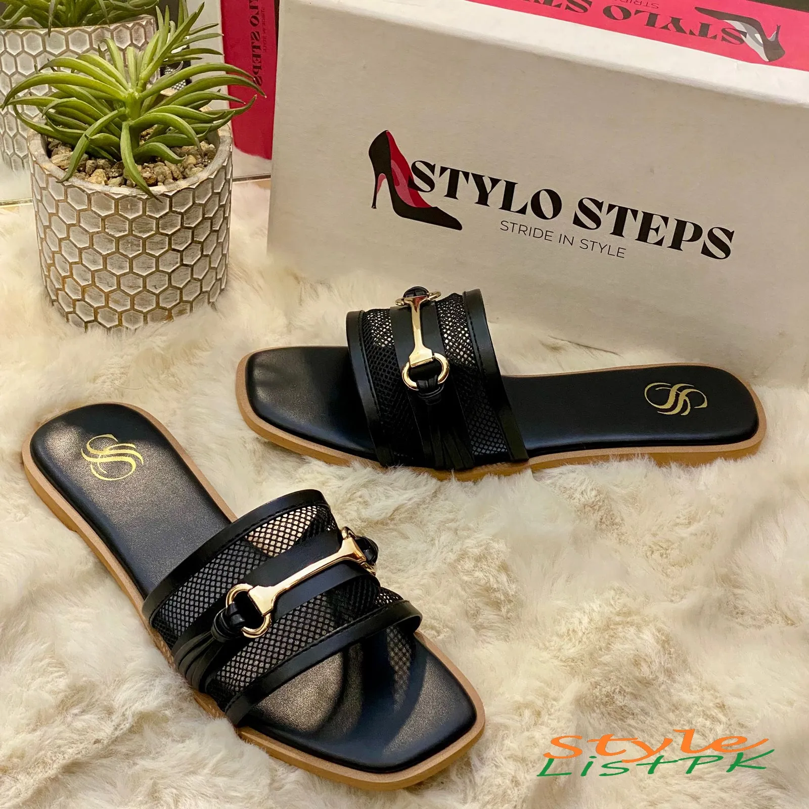 Buckle Chic Dou Flats