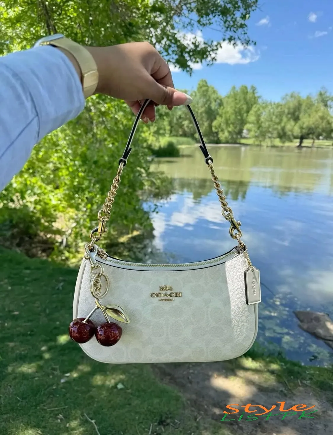 Coach Shoulder Bag 