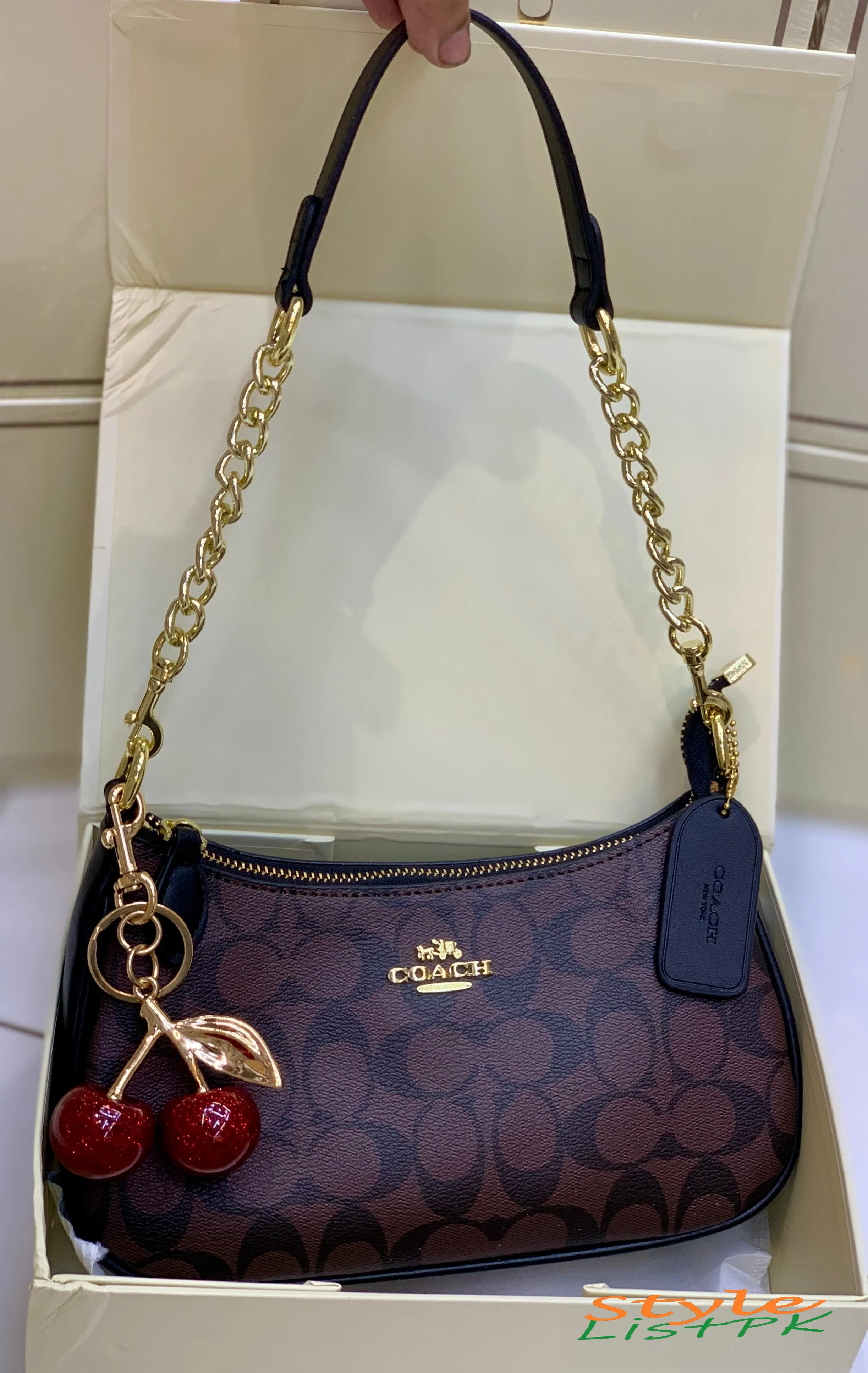 Coach Shoulder Bag 