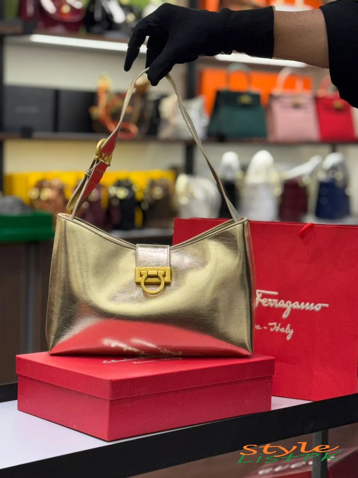 Ferragamo Trifolium Shoulder Bag 