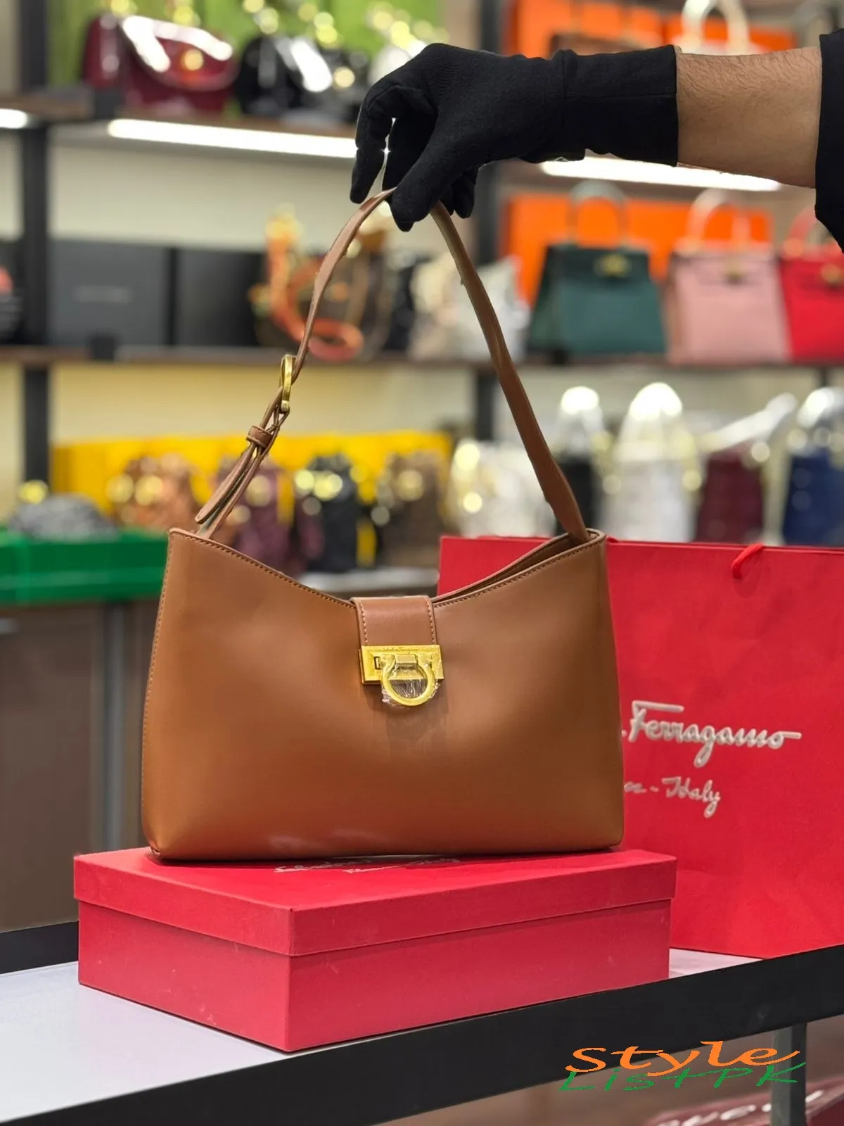 Ferragamo Trifolium Shoulder Bag 