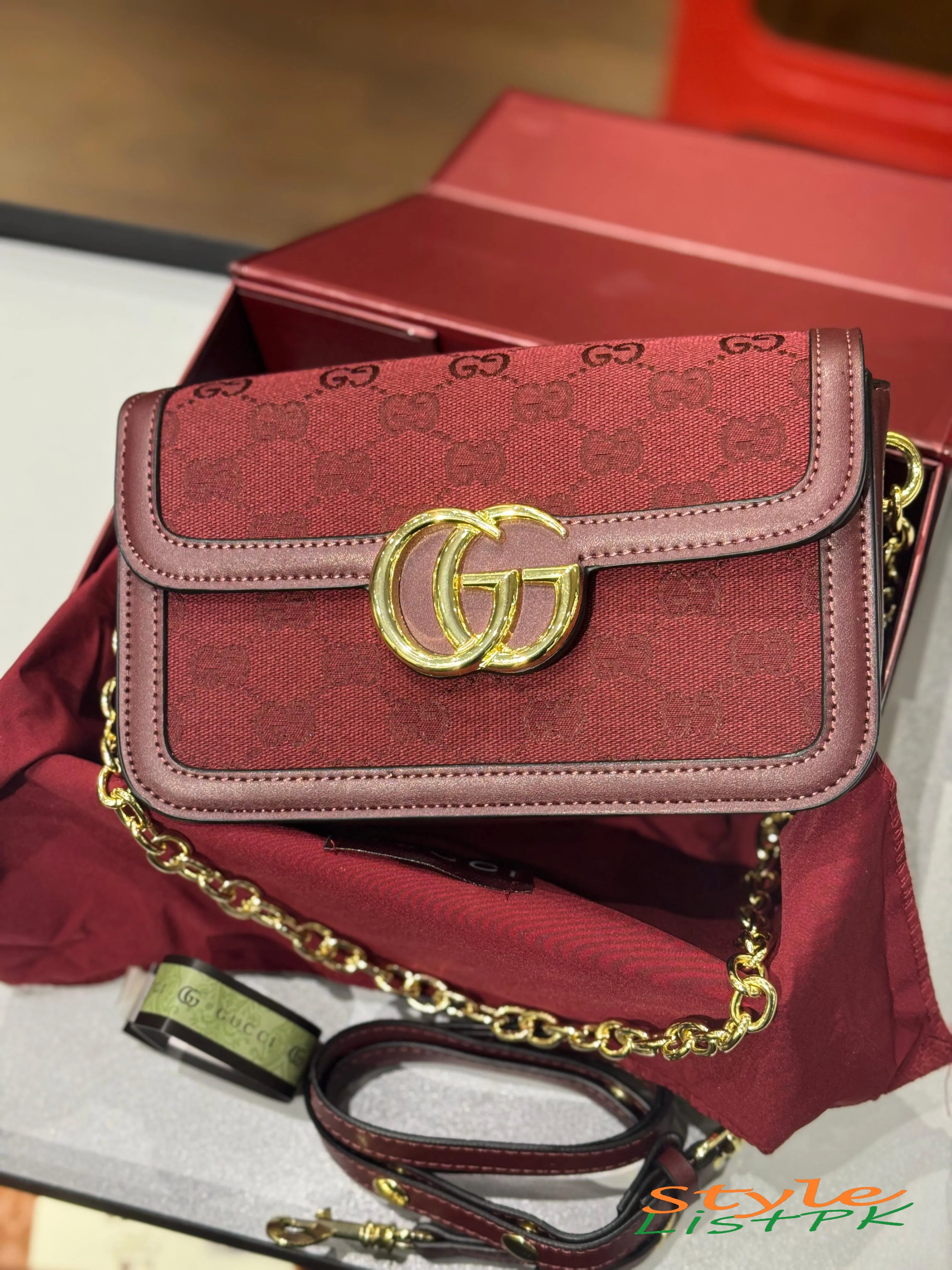 Gucci Go Shoulder Bag 