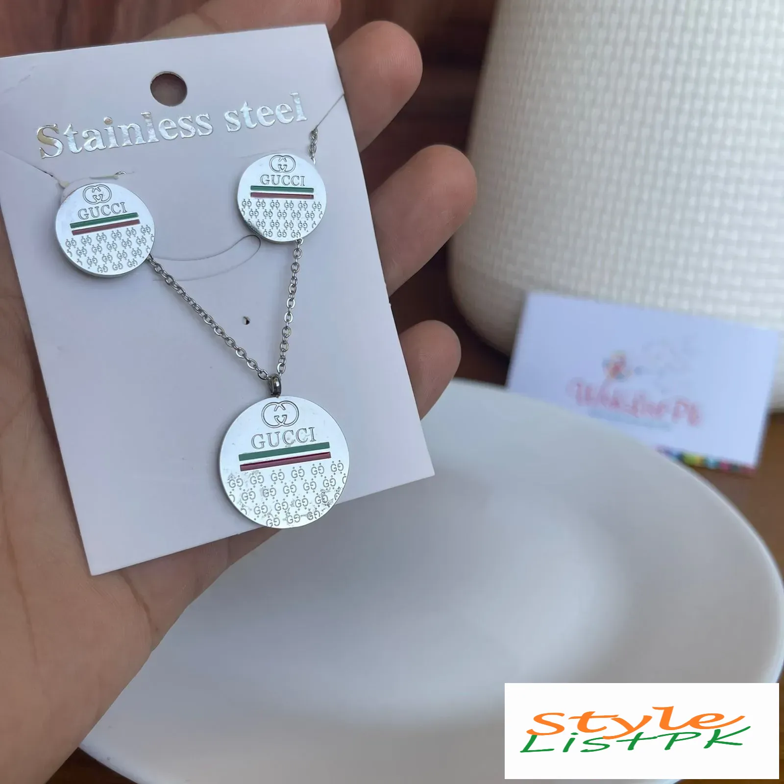 Gucci Round Pendant With Chain And Earrings