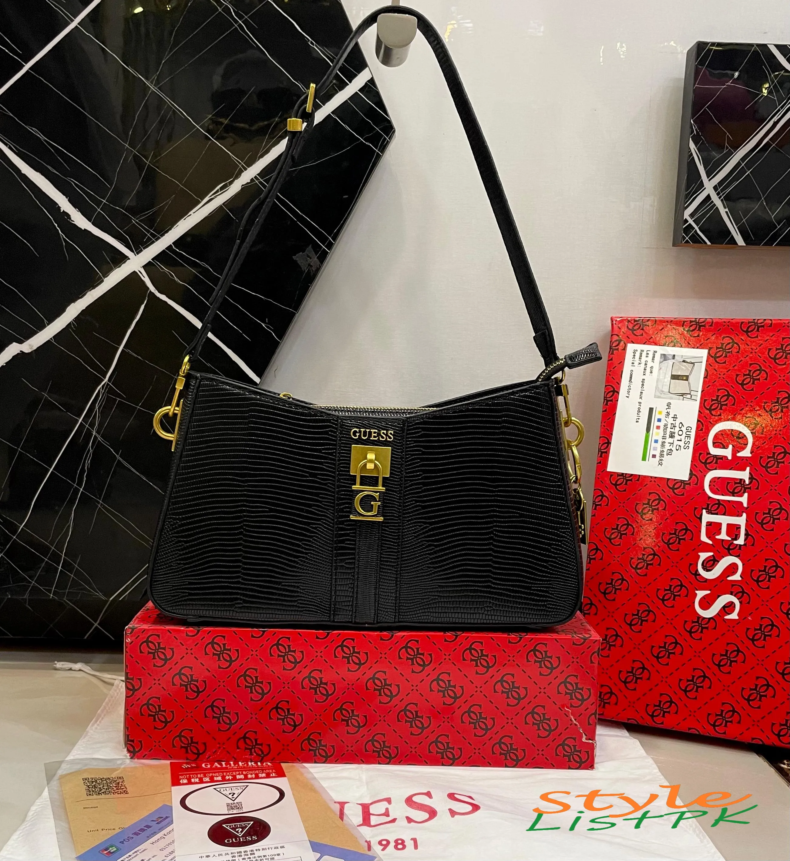 Guess Shoulder Bag