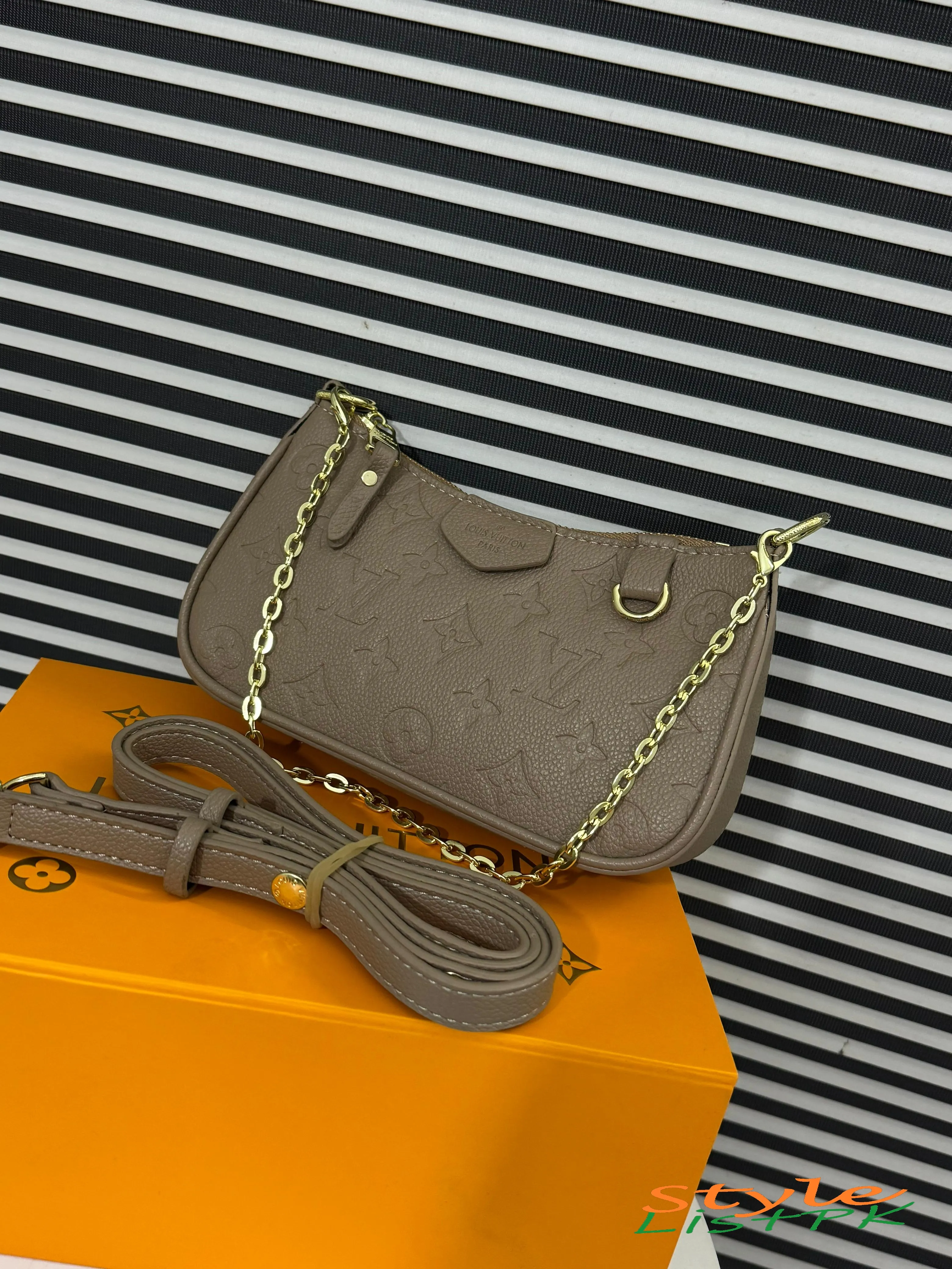 Louis Vuitton Easy Paouch 