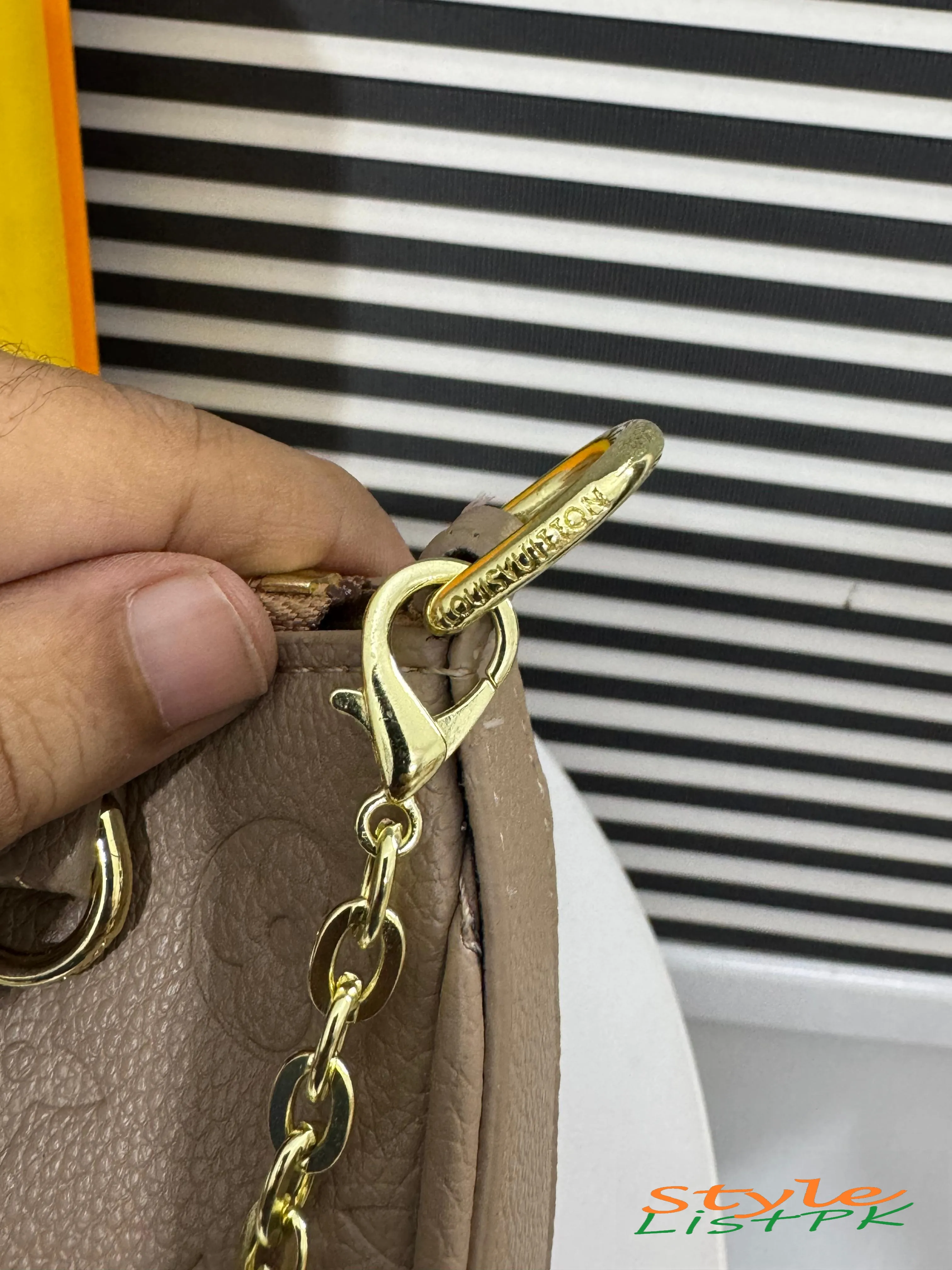 Louis Vuitton Easy Paouch 