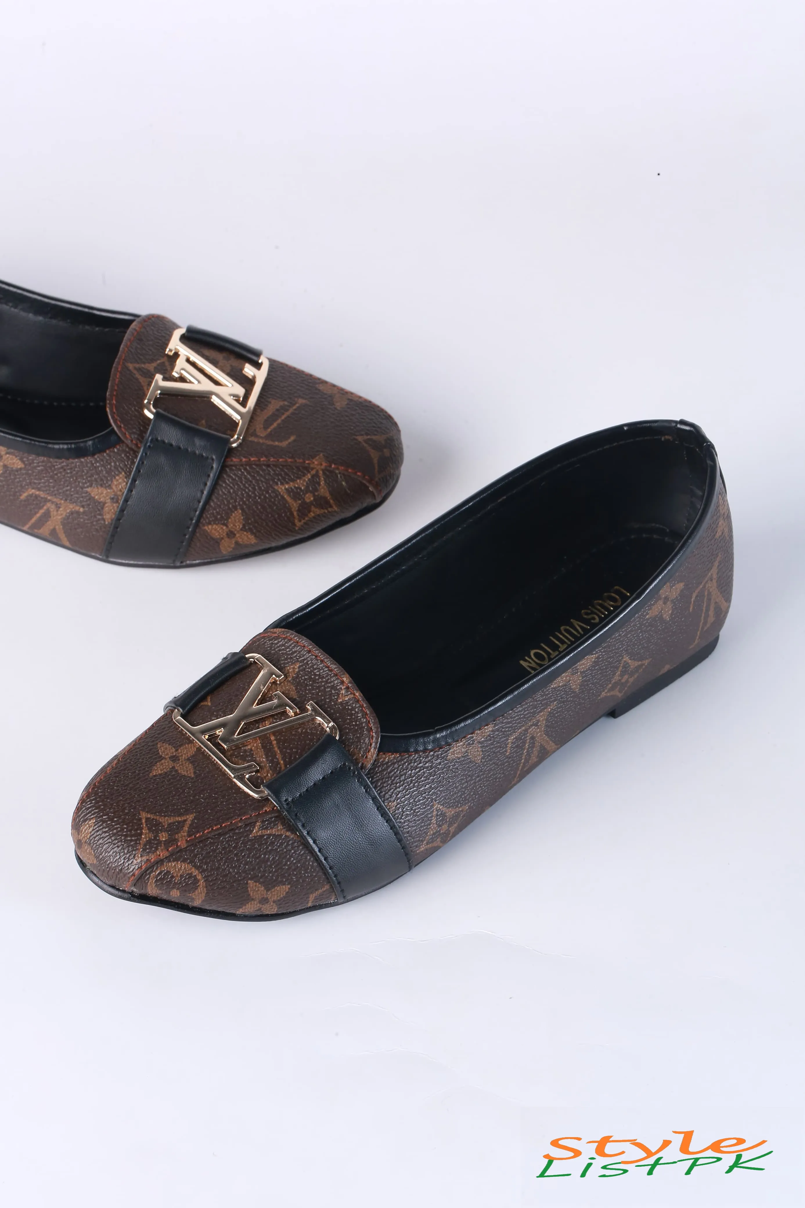 Louis Vuitton Flat Pumps