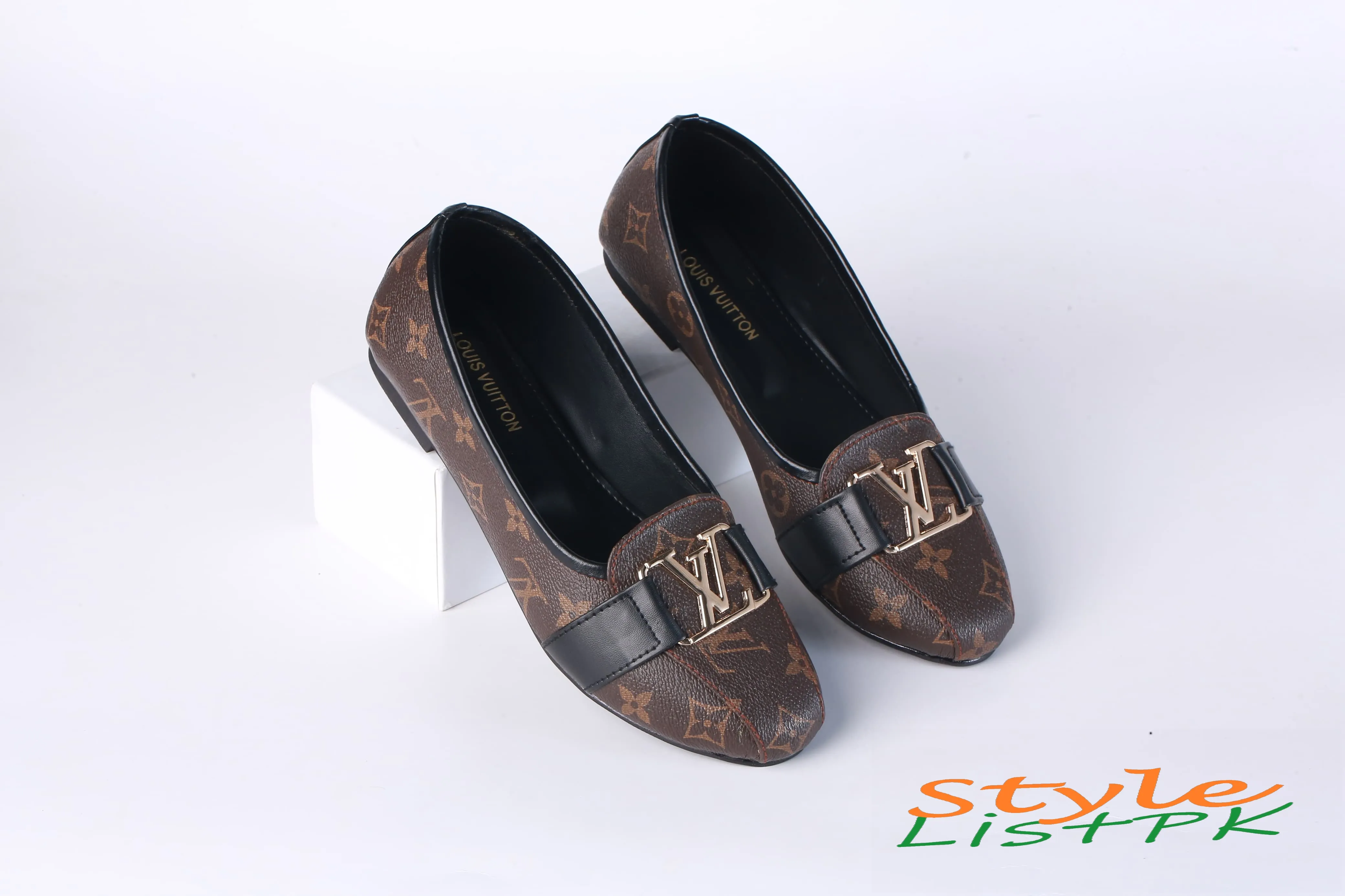 Louis Vuitton Flat Pumps