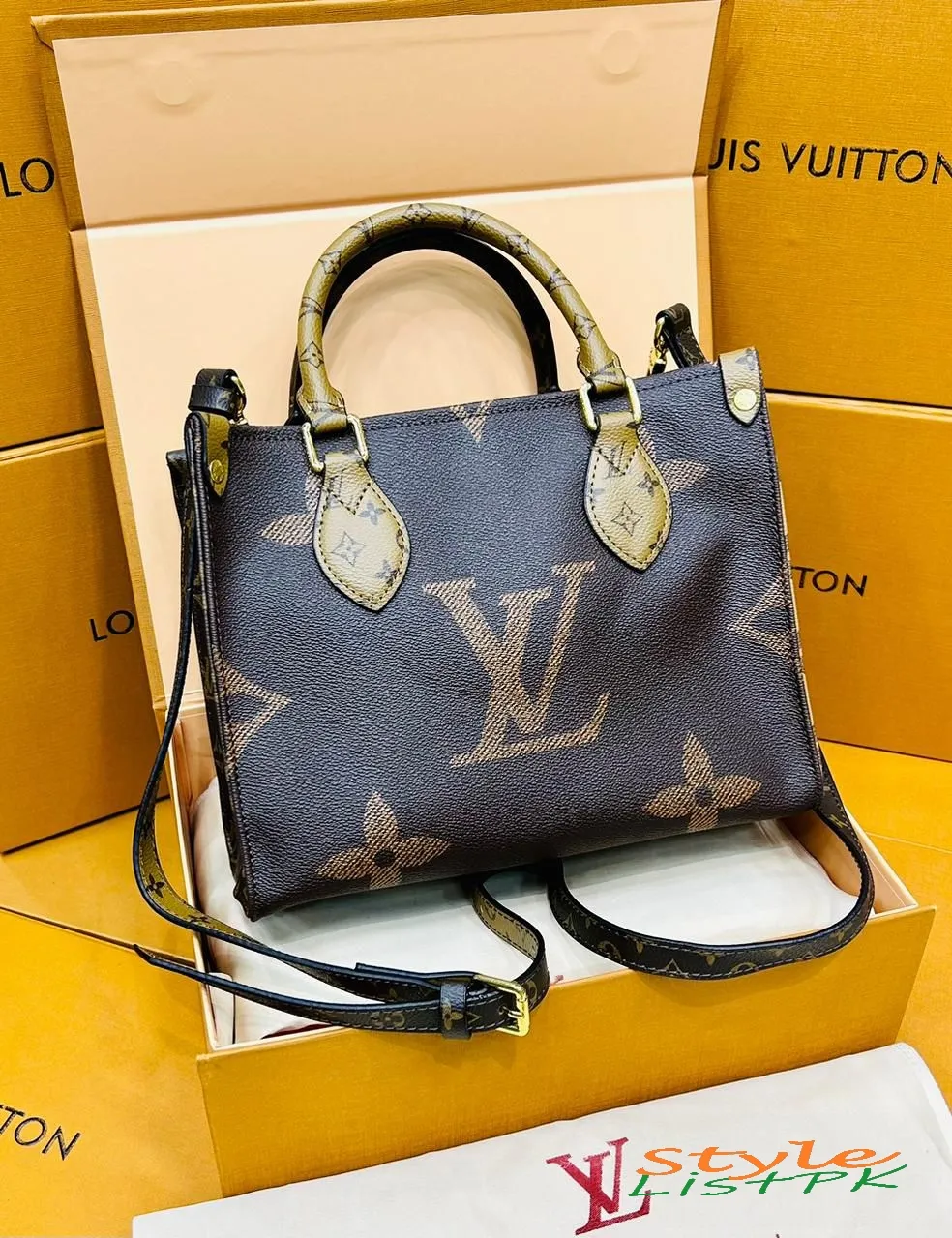 Lv On The Go Small