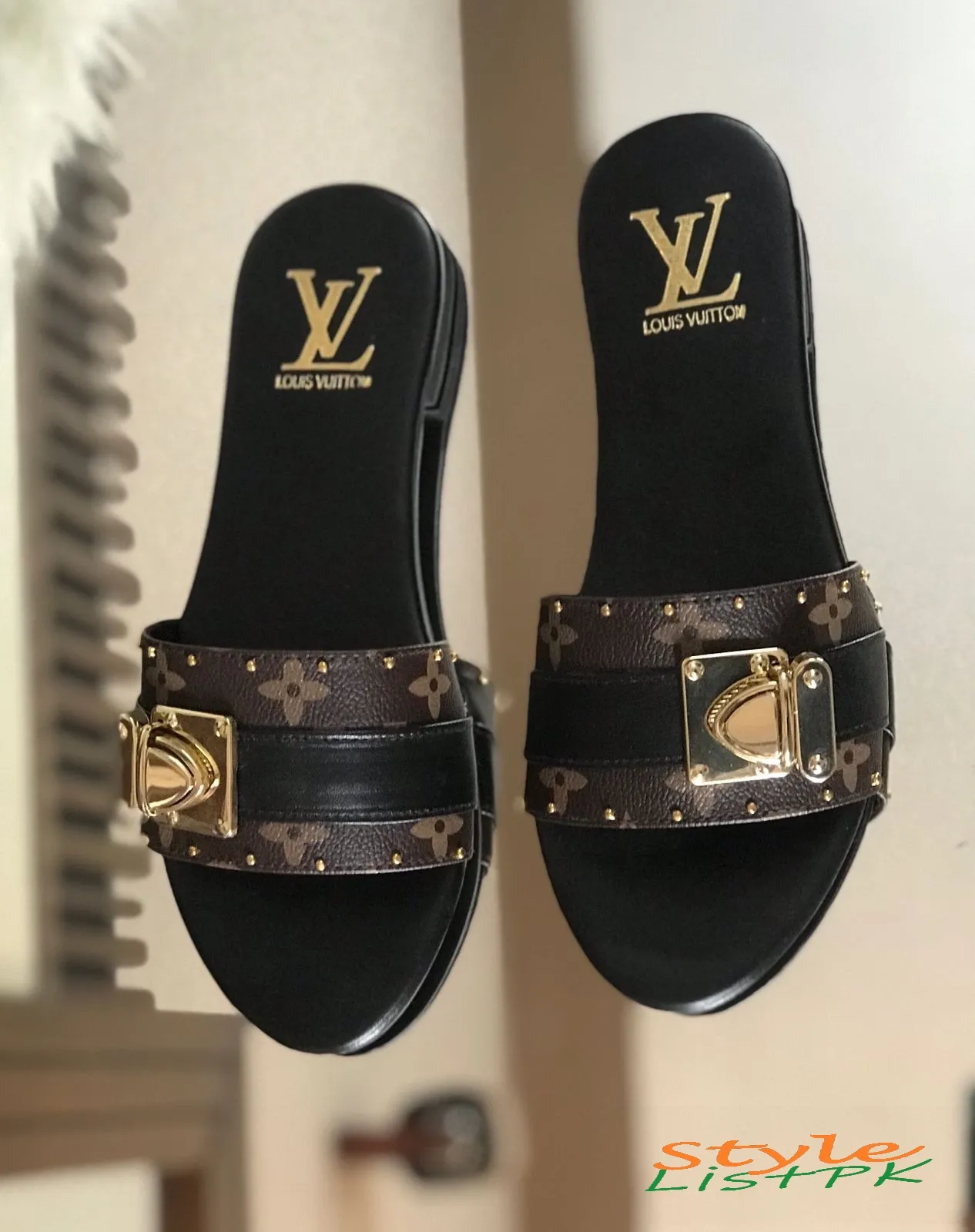 Lv Slipper