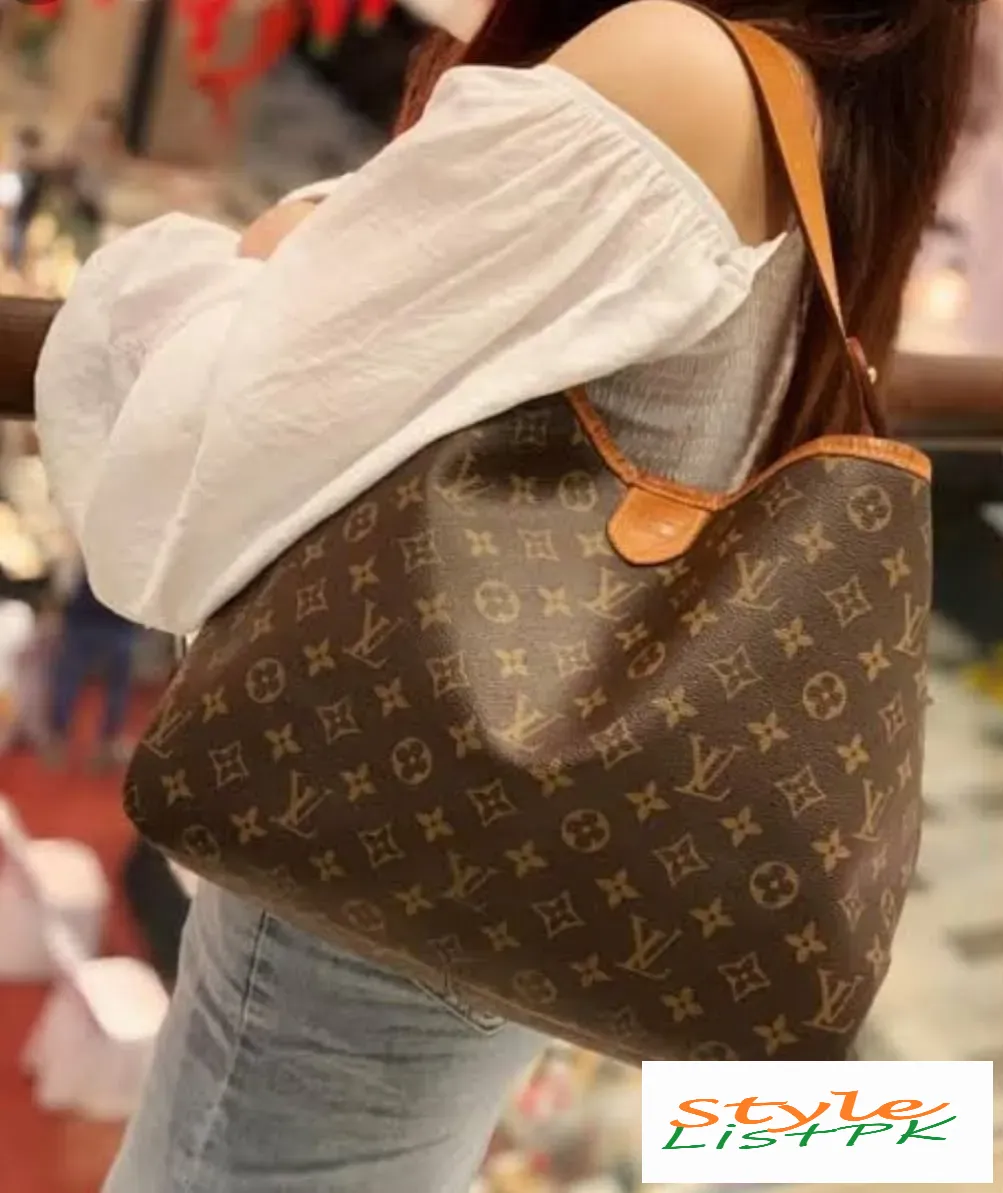 Lv Tote