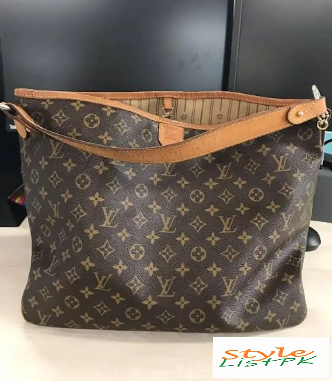 Lv Tote