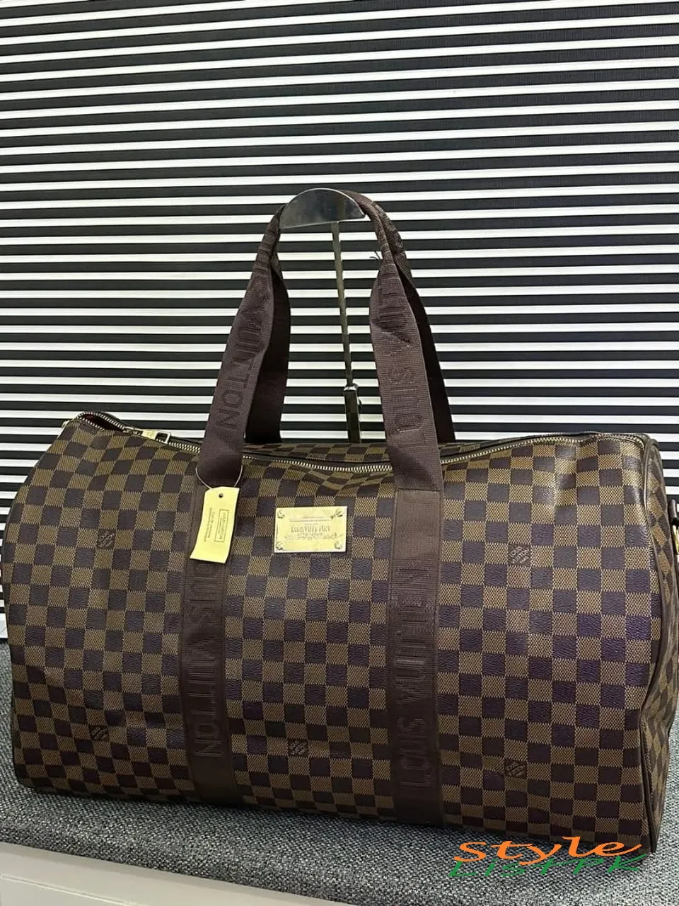 Lv Traveler Bag