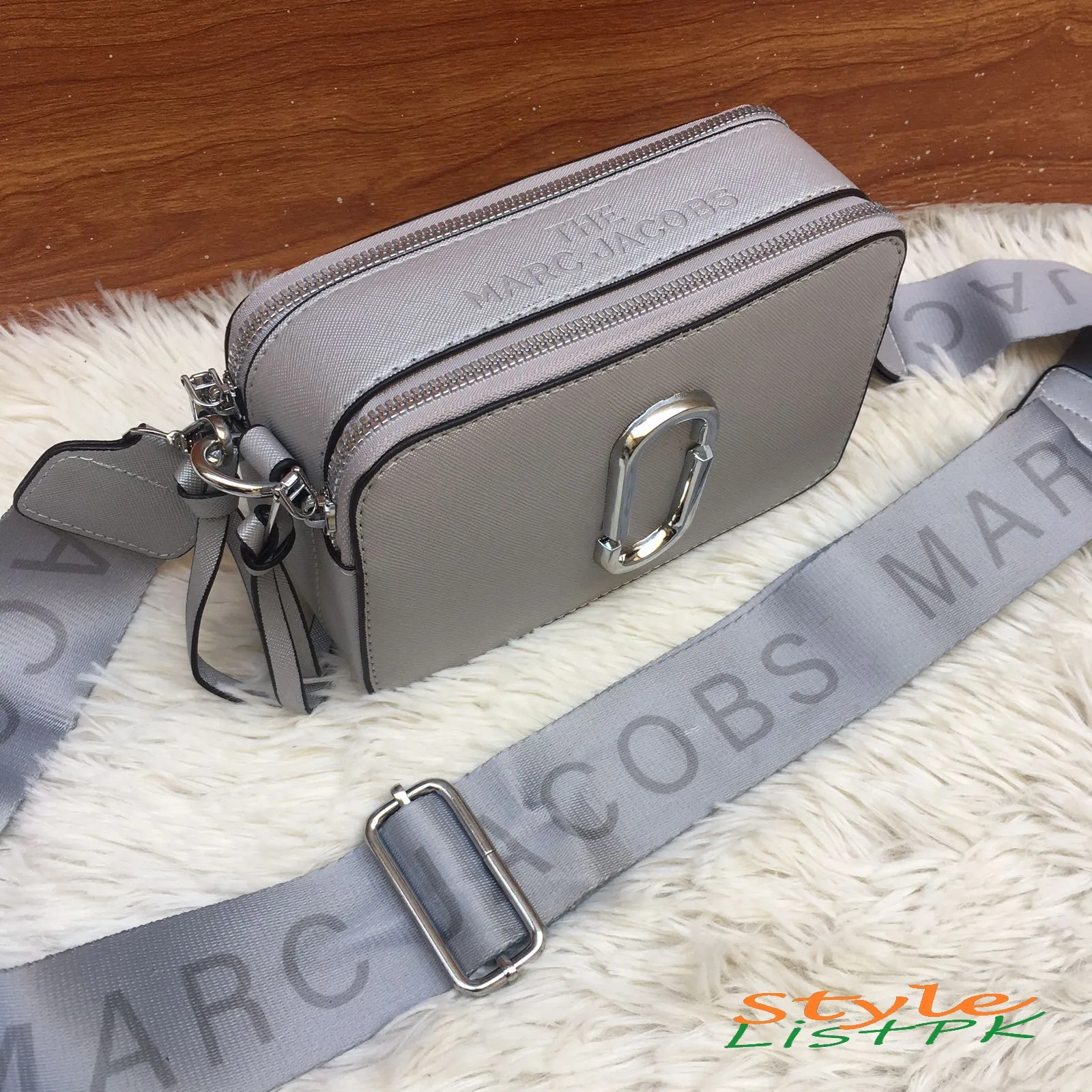 Marc Jacobs Snap Shot