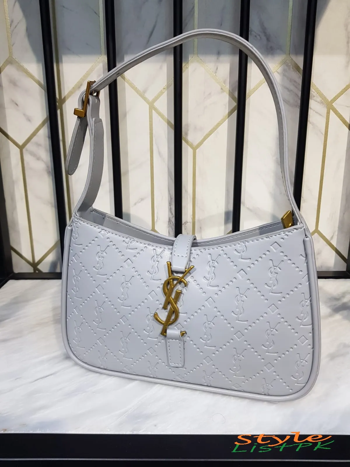 Saint Laurent Handbag 