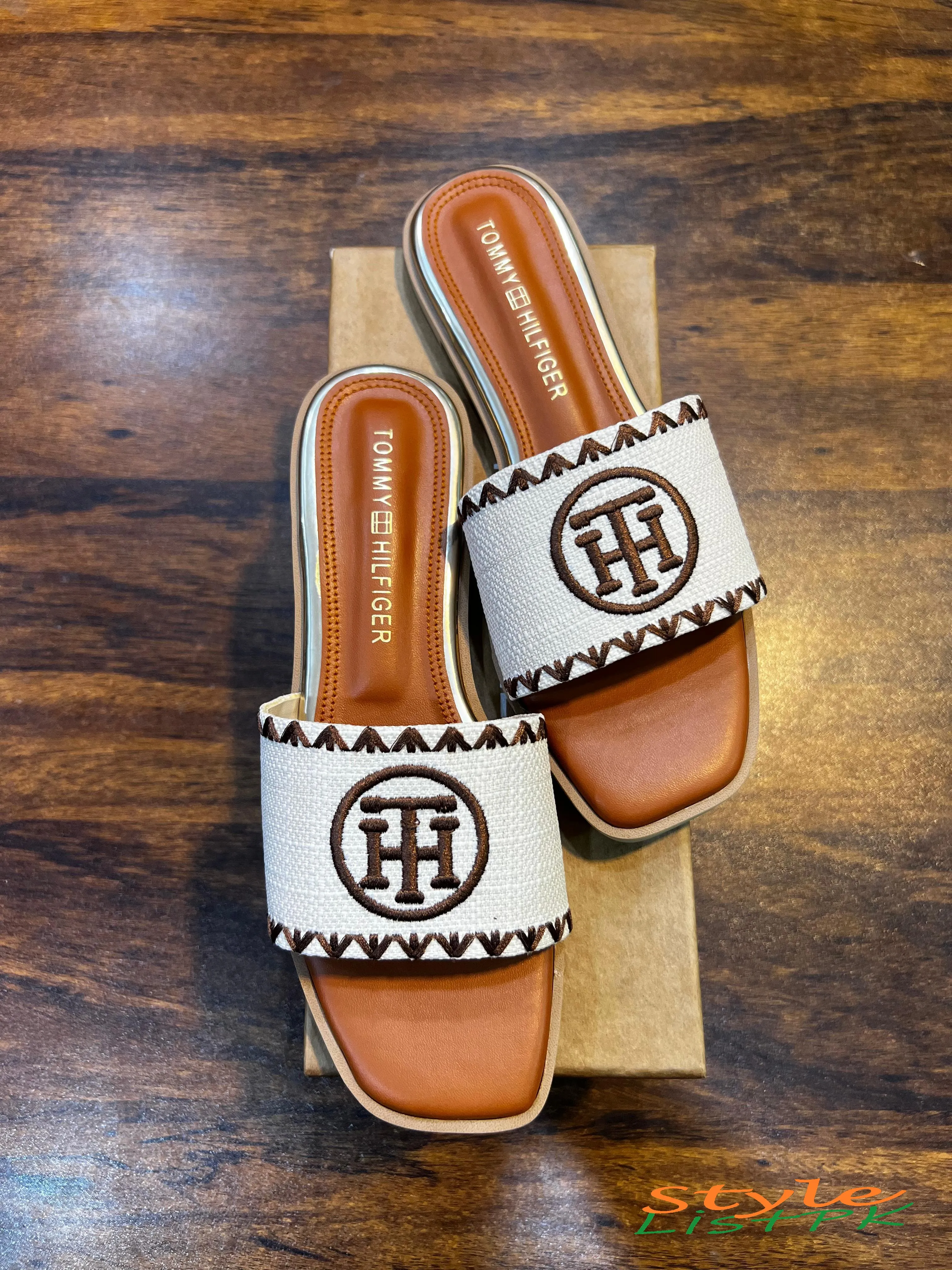 Tommy Hilfiger Flats 